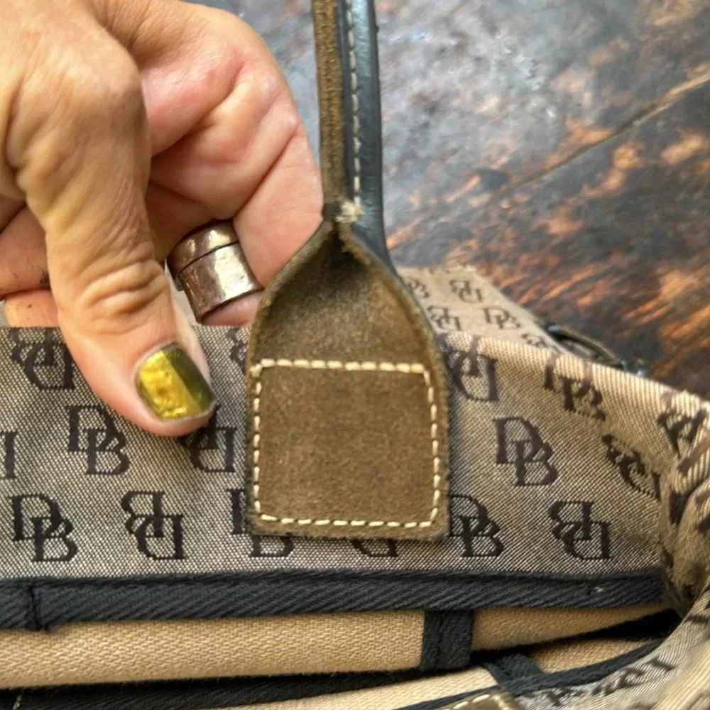 Dooney & Bourke authentic  classic vintage Handbag Gray & Black